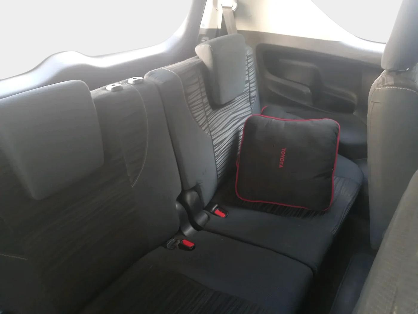2016 Toyota Innova Crysta 2.4 VX 7 STR, Diesel, Manual, 2,34,500 km, interior