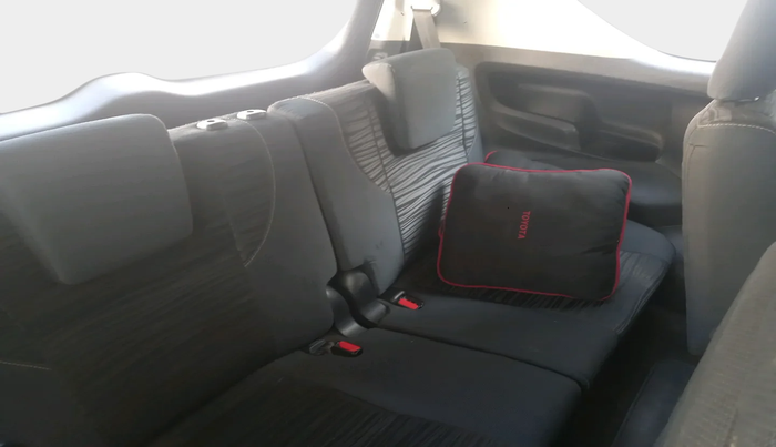 2016 Toyota Innova Crysta 2.4 VX 7 STR, Diesel, Manual, 2,32,743 km, interior