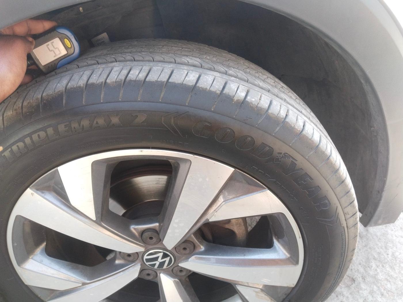 2023 Volkswagen TAIGUN TOPLINE 1.0 TSI MT, Petrol, Manual, 30,087 km, tyre