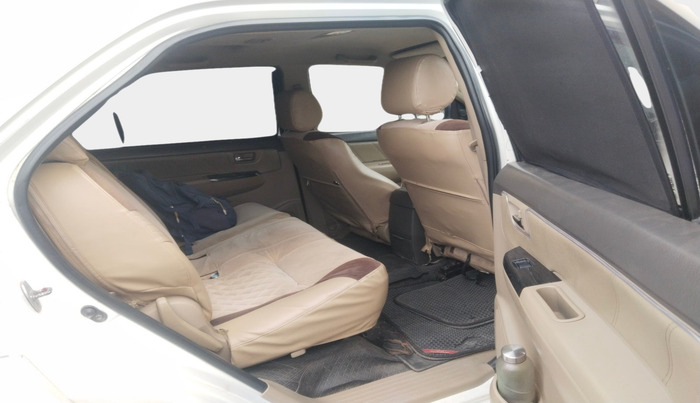 2014 Toyota Fortuner 3.0 4X2 MT, Diesel, Manual, 1,24,137 km, interior