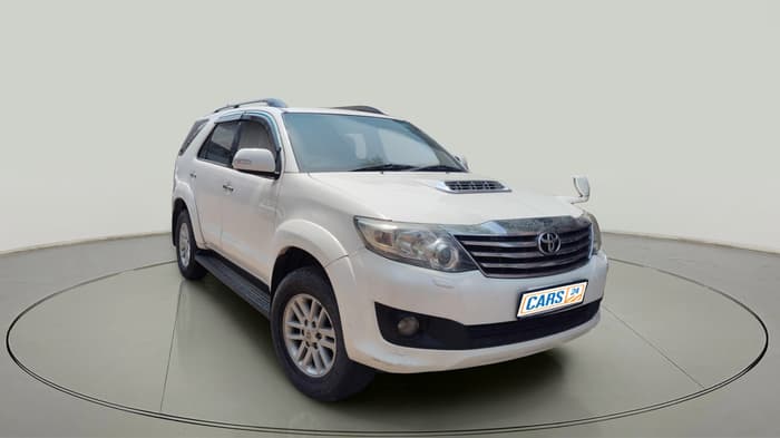 2013 Toyota Fortuner 3.0 4X2 AT, Diesel, Automatic, 1,19,855 km, exterior