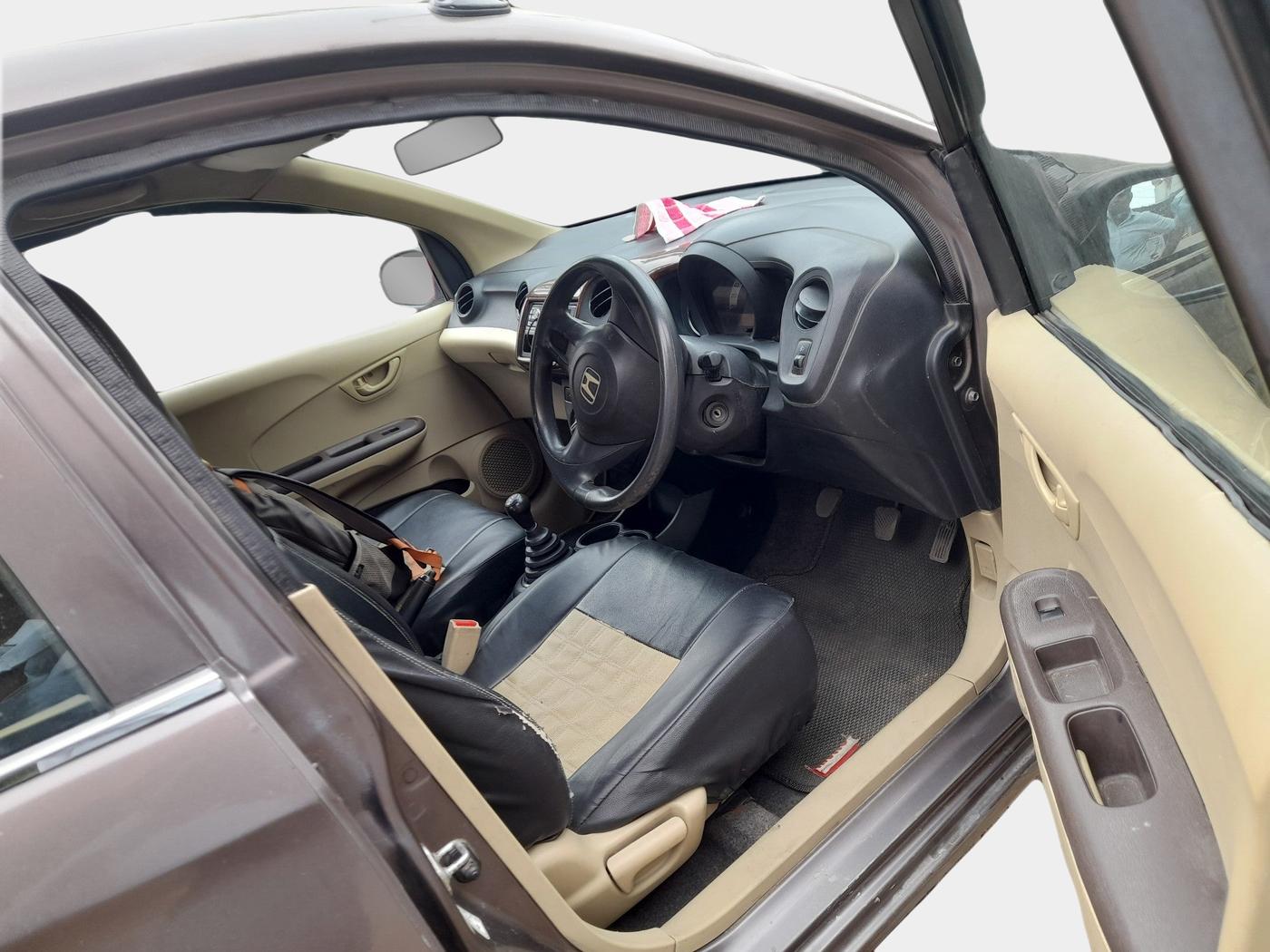 2013 Honda Brio E MT, Petrol, Manual, 29,721 km, interior