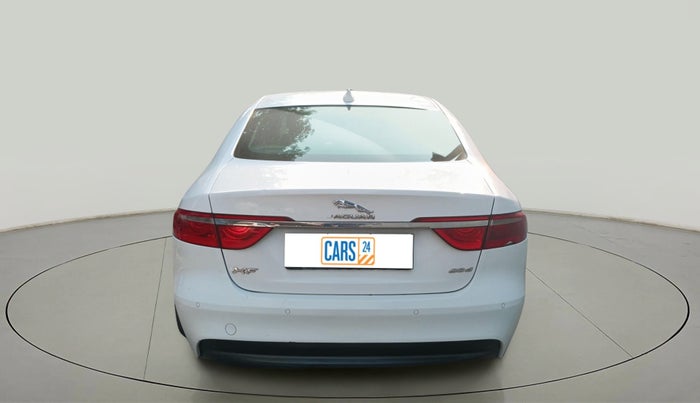 2016 Jaguar XF 2.0 DIESEL PURE, Diesel, Automatic, 1,20,493 km, exterior