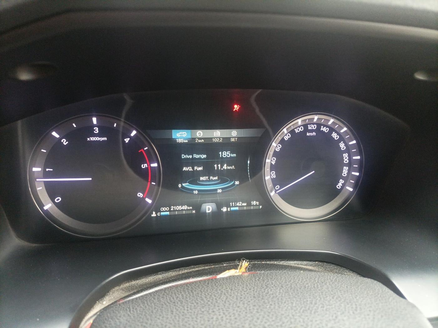 2019 Mahindra ALTURAS G4 4WD AT, Diesel, Automatic, 2,10,549 km, interior