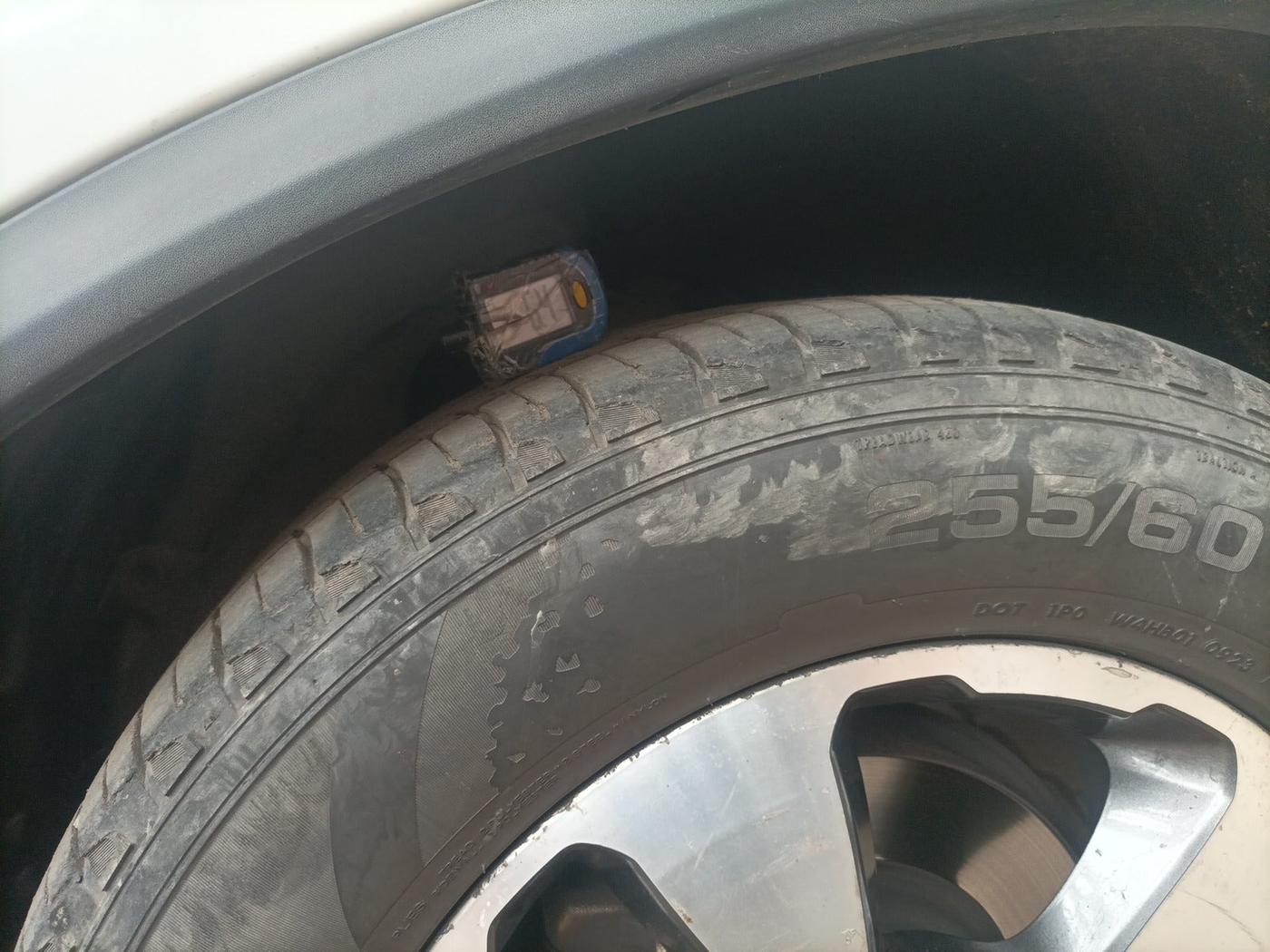 2019 Mahindra ALTURAS G4 4WD AT, Diesel, Automatic, 2,10,549 km, tyre