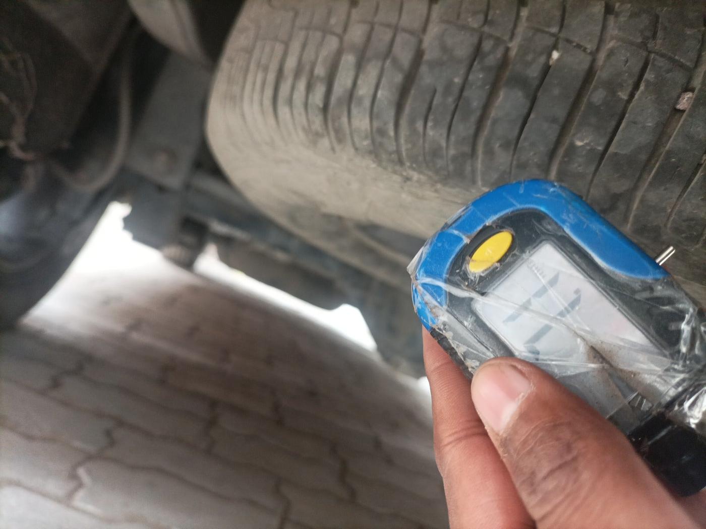2019 Mahindra ALTURAS G4 4WD AT, Diesel, Automatic, 2,10,549 km, tyre