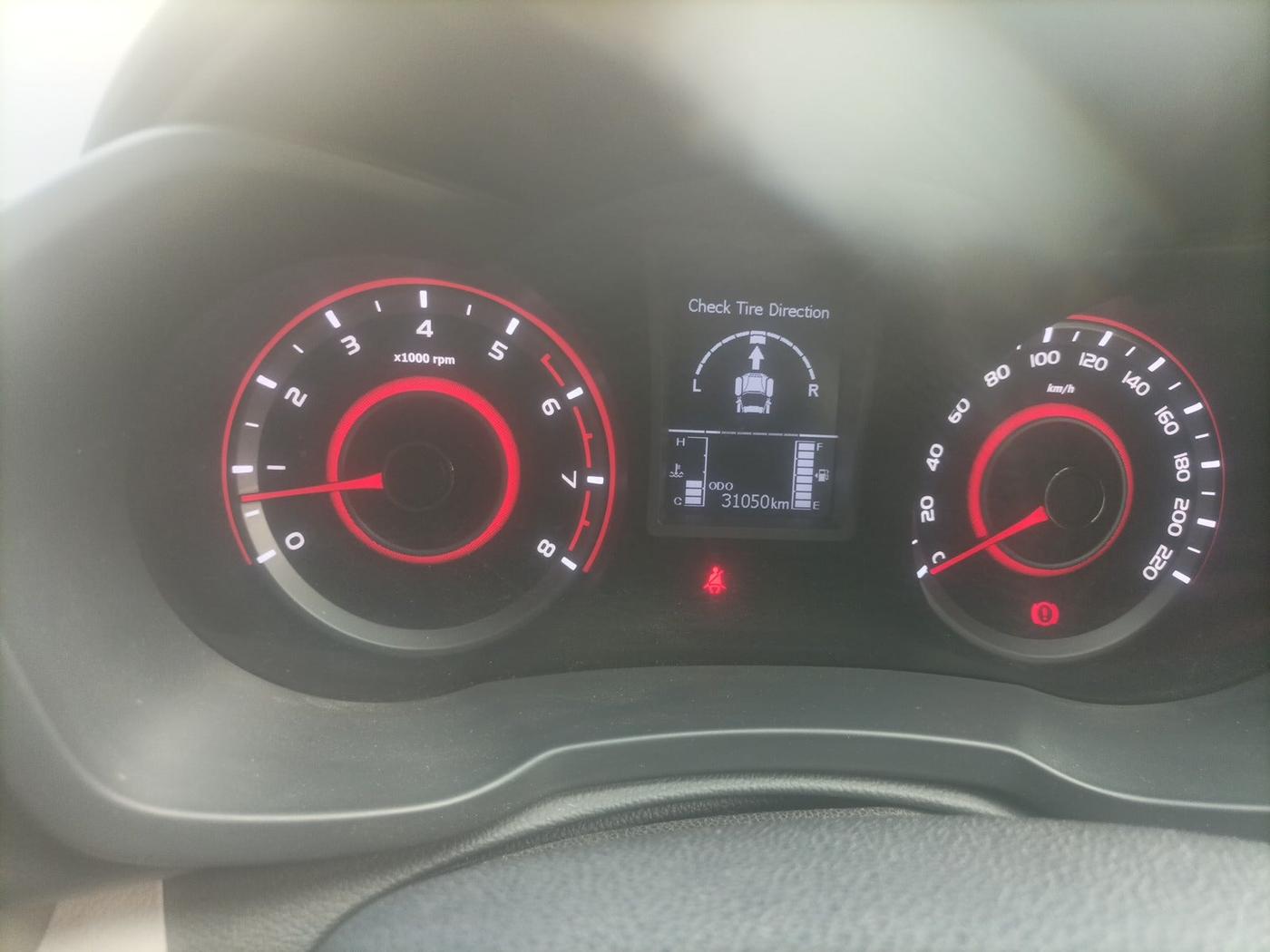 2019 Mahindra XUV300 W8 1.2 PETROL, Petrol, Manual, 31,050 km, interior