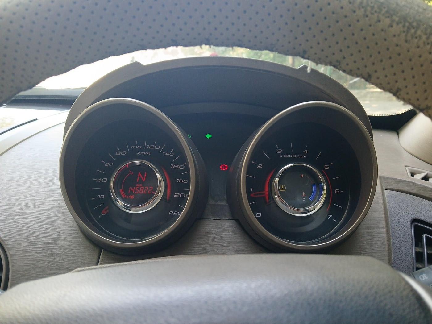 2014 Mahindra XUV500 W8, Diesel, Manual, 1,45,822 km, interior