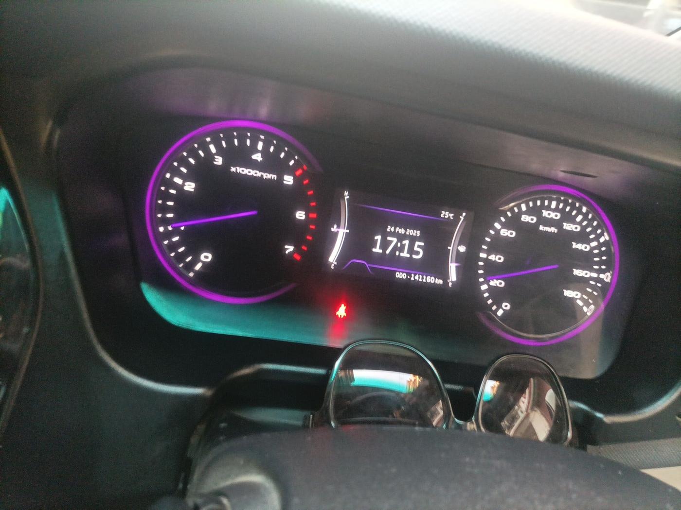 2018 Mahindra MARAZZO M6 8 STR, Diesel, Manual, 1,41,160 km, interior