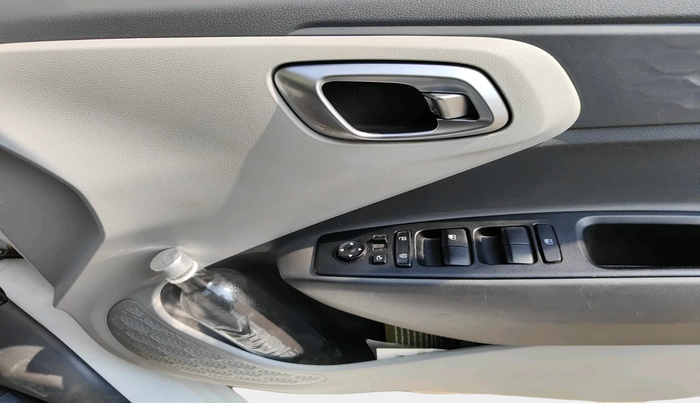 2021 Hyundai GRAND I10 NIOS SPORTZ 1.2 KAPPA VTVT CNG, Petrol, Manual, 68,943 km, interior