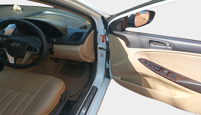 2013 Hyundai Verna FLUIDIC 1.6 CRDI SX, Diesel, Manual, 1,15,642 km, interior