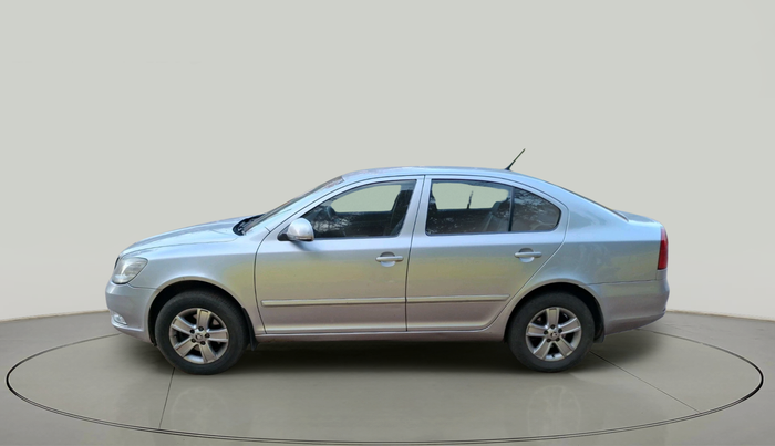 2011 Skoda Laura AMBIENTE 2.0 TDI CR AT, Diesel, Automatic, 1,52,282 km, exterior