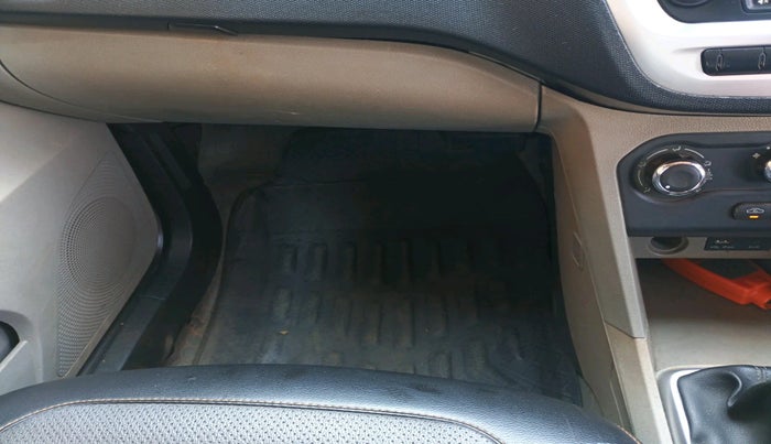 2016 Tata Tiago XT PETROL, Petrol, Manual, 1,30,327 km, interior