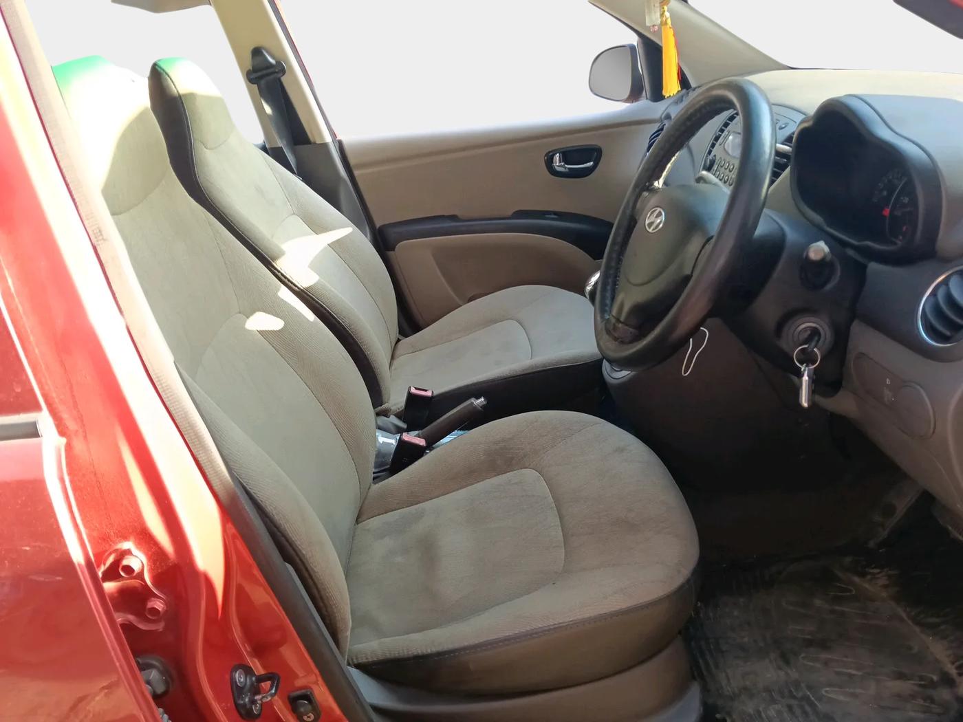 2011 Hyundai i10 SPORTZ 1.2 AT, Petrol, Automatic, 96,000 km, interior