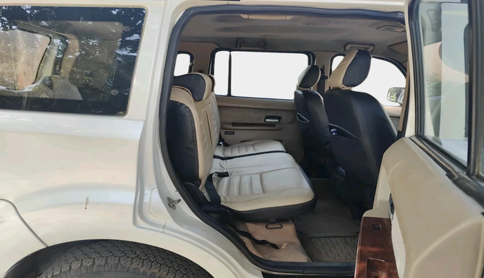 2010 Tata Sumo Grande MK II GX, Diesel, Manual, 1,75,220 km, interior