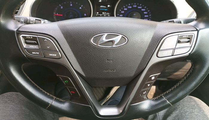 2014 Hyundai Santa Fe 4 WD AT, Diesel, Automatic, 85,616 km, interior