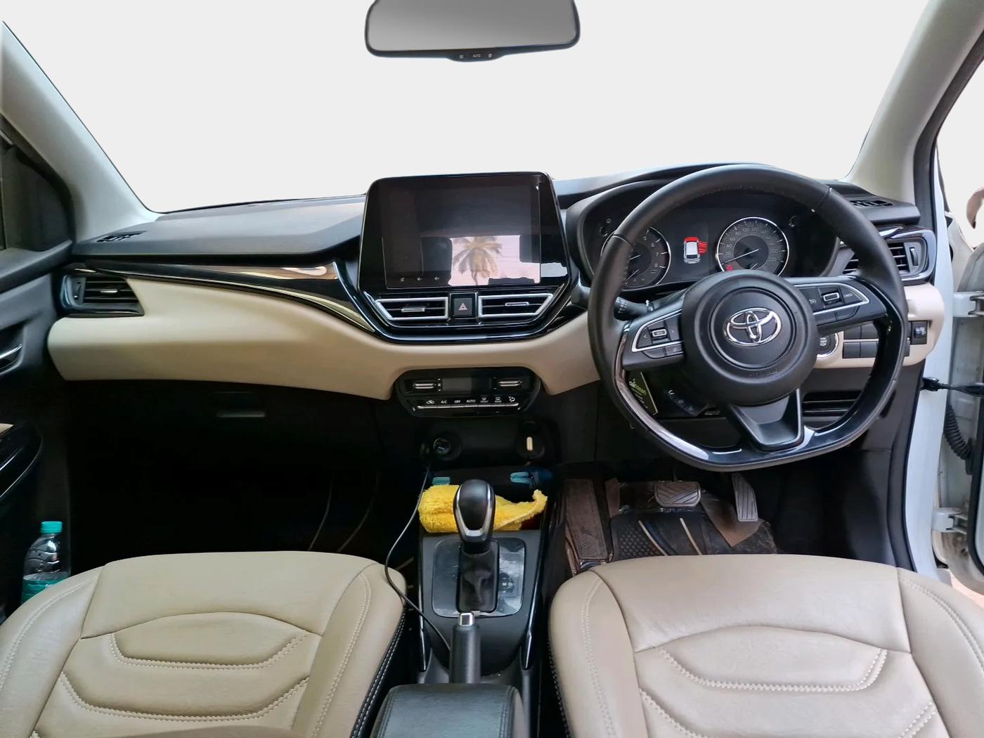 2024 Toyota Glanza V AMT, Petrol, Automatic, 25,943 km, interior
