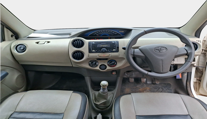 2013 Toyota Etios Liva GD, Diesel, Manual, 1,15,167 km, interior
