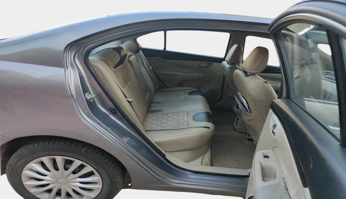 2016 Maruti Ciaz VDI+ SHVS, Diesel, Manual, 2,04,531 km, interior