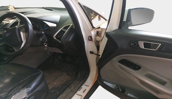 2014 Ford Ecosport TITANIUM 1.5L DIESEL, Diesel, Manual, 1,79,964 km, interior