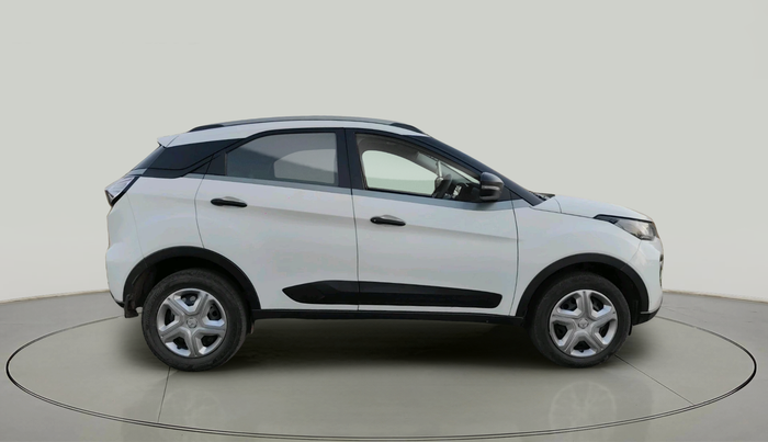 2022 Tata NEXON XM SUNROOF DIESEL, Diesel, Manual, 1,54,488 km, exterior
