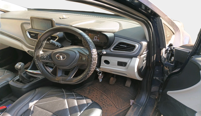 2023 Tata ALTROZ XM PLUS CNG, Petrol, Manual, 30,696 km, interior
