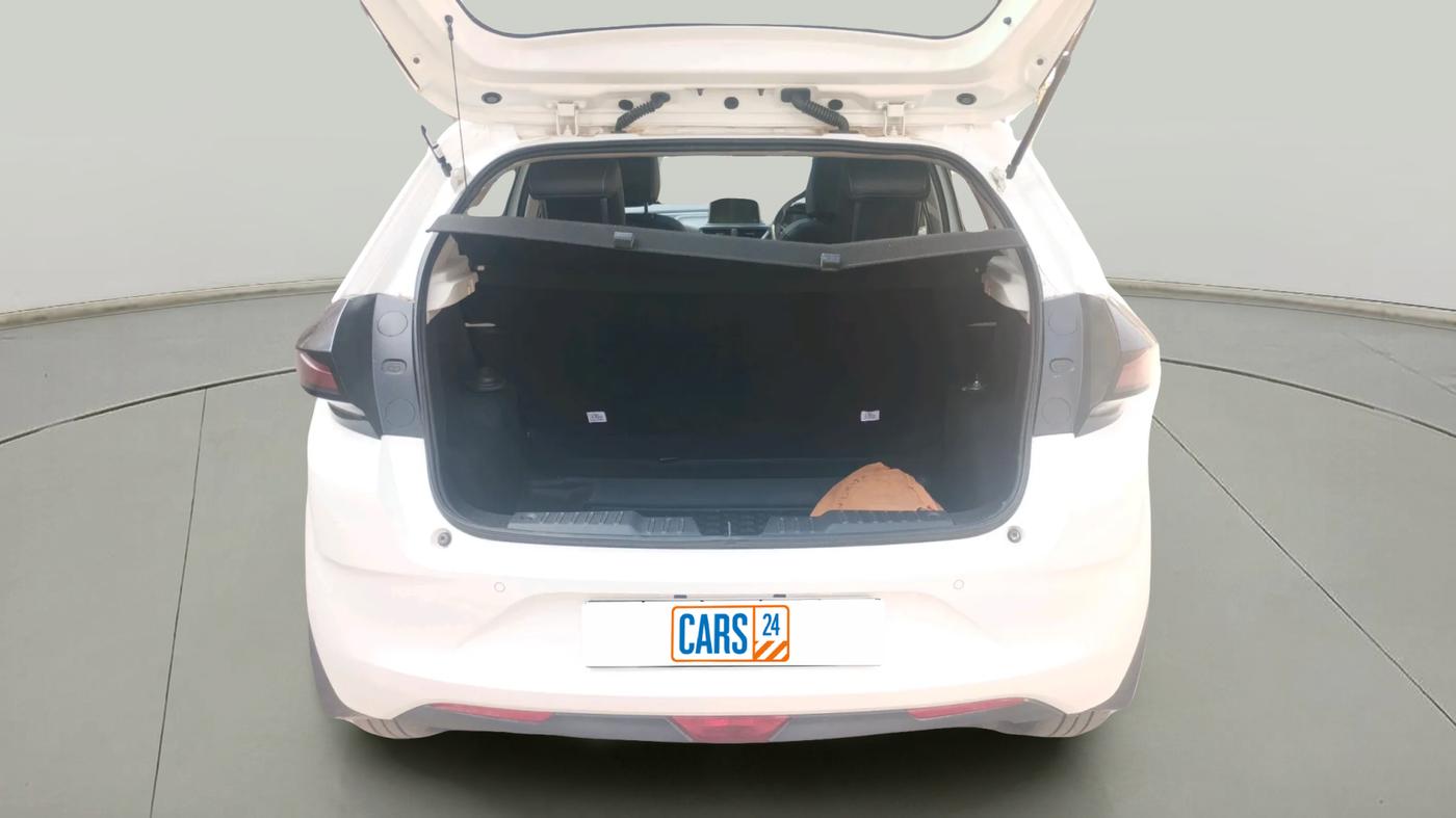 2023 Tata ALTROZ XZA PLUS (O) SUNROOF P , Petrol, Automatic, 8,808 km, exterior