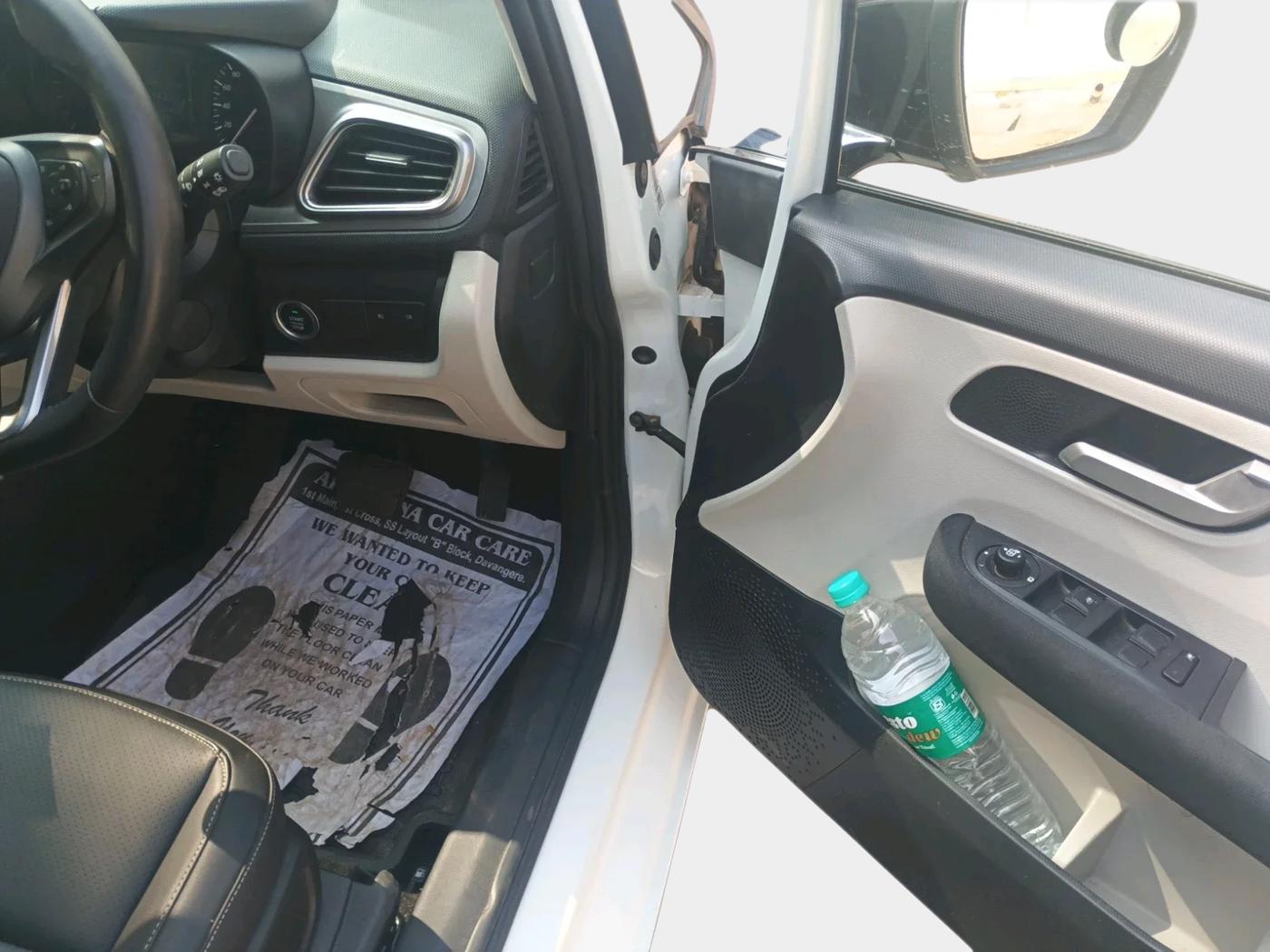 2023 Tata ALTROZ XZA PLUS (O) SUNROOF P , Petrol, Automatic, 8,808 km, interior