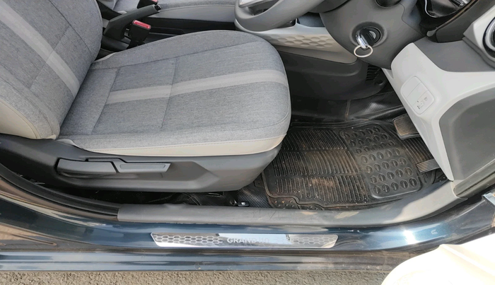 2022 Hyundai GRAND I10 NIOS SPORTZ AMT 1.2 KAPPA VTVT, Petrol, Automatic, 20,639 km, interior