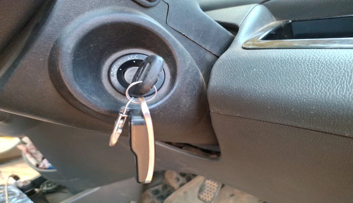 2011 Chevrolet Beat LT PETROL, Petrol, Manual, 99,077 km, interior