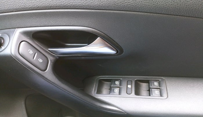 2017 Volkswagen Polo HIGHLINE PLUS 1.2(16 ALLOY, Petrol, Manual, 76,610 km, interior