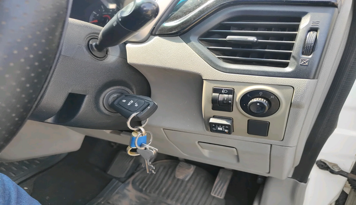 2017 Mahindra Kuv100 K6 PLUS 6 STR, Petrol, Manual, 81,979 km, interior