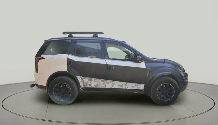 2017 Mahindra XUV500 W10, Diesel, Manual, 1,28,917 km, exterior