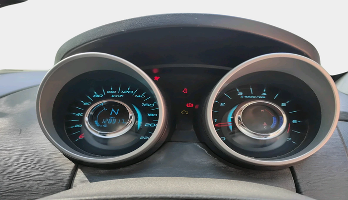 2017 Mahindra XUV500 W10, Diesel, Manual, 1,28,917 km, interior