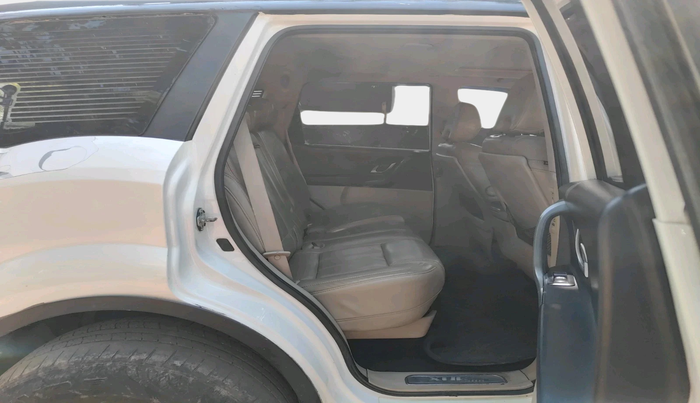 2017 Mahindra XUV500 W10, Diesel, Manual, 1,28,917 km, interior
