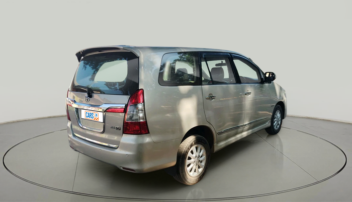 2013 Toyota Innova 2.5 VX 8 STR, Diesel, Manual, 1,50,597 km, exterior