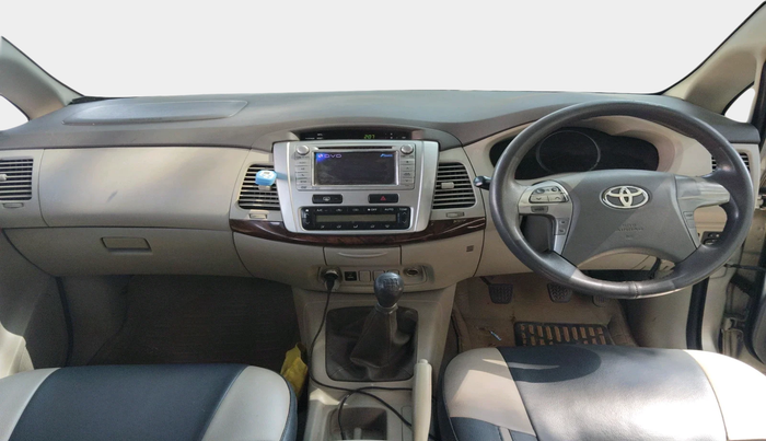 2013 Toyota Innova 2.5 VX 8 STR, Diesel, Manual, 1,50,597 km, interior