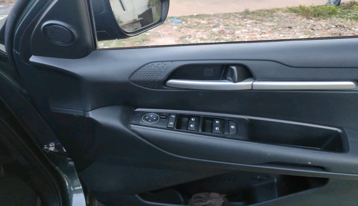 2024 KIA SONET HTK 1.2 PETROL MT, Petrol, Manual, 4,216 km, interior