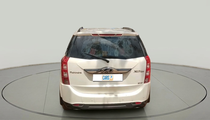 2017 Mahindra XUV500 W10, Diesel, Manual, 1,42,282 km, exterior