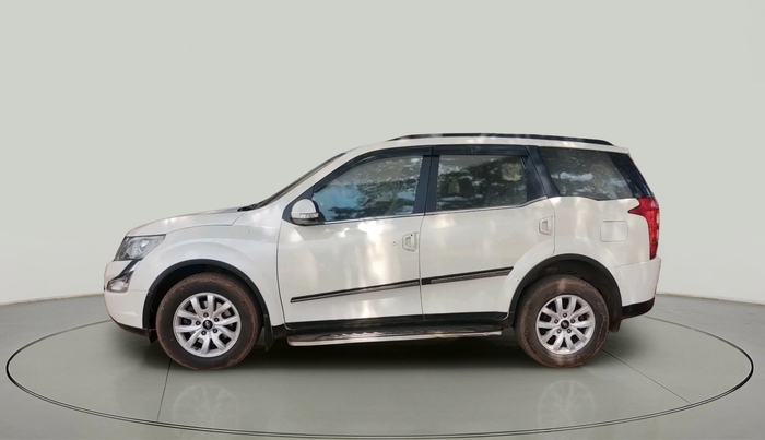 2017 Mahindra XUV500 W10, Diesel, Manual, 1,42,282 km, exterior