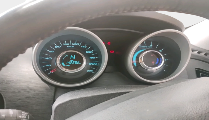 2017 Mahindra XUV500 W10, Diesel, Manual, 1,42,282 km, interior