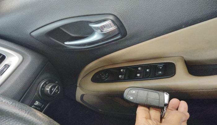 2017 Jeep Compass SPORT 2.0 DIESEL, Diesel, Manual, 1,74,102 km, interior