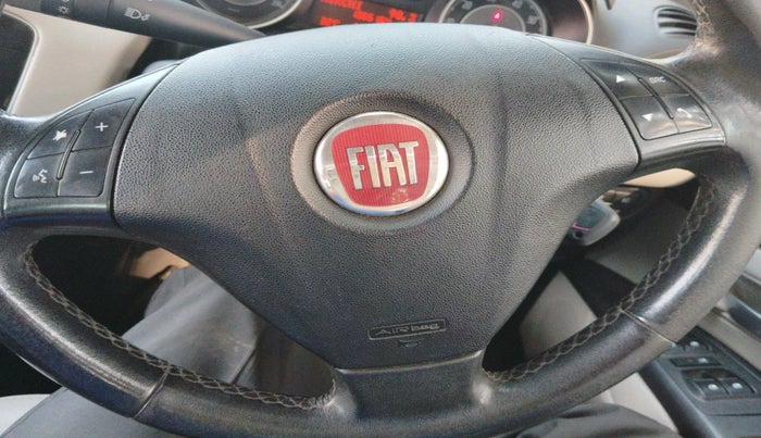 2016 Fiat Linea EMOTION 1.3 L ADVANCED MULTIJET, Diesel, Manual, 1,40,000 km, interior