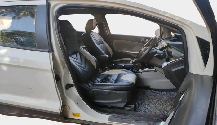 2013 Ford Ecosport TITANIUM 1.5L DIESEL, Diesel, Manual, 1,15,291 km, interior