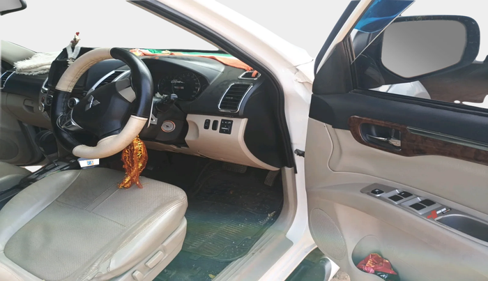 2016 Mitsubishi Pajero Sport 2.5 AT 4X2, Diesel, Automatic, 91,442 km, interior