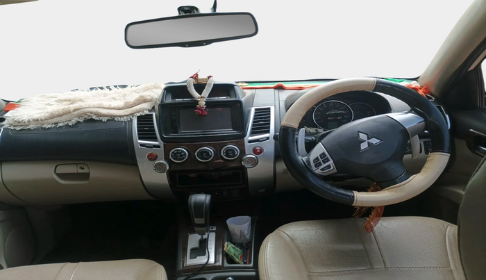 2016 Mitsubishi Pajero Sport 2.5 AT 4X2, Diesel, Automatic, 91,442 km, interior