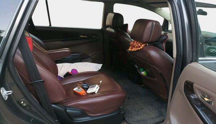 2015 Toyota Innova 2.5 VX 7 STR, Diesel, Manual, 1,81,000 km, interior