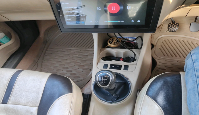 2013 Skoda Fabia AMBITION PLUS 1.2 MPI, Petrol, Manual, 1,21,794 km, interior