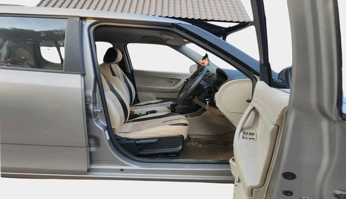 2013 Skoda Fabia AMBITION PLUS 1.2 MPI, Petrol, Manual, 1,21,794 km, interior