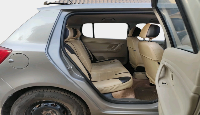 2013 Skoda Fabia AMBITION PLUS 1.2 MPI, Petrol, Manual, 1,21,794 km, interior